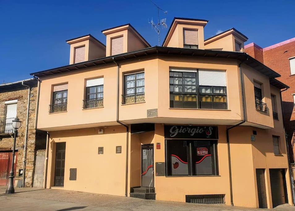 Apartamento En El Casco Antiguo De Понферрада Экстерьер фото